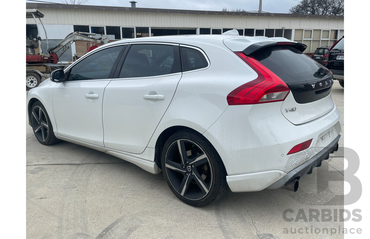 8/2013 Volvo V40 T5 R-Design M 5d Hatchback White 2.5L