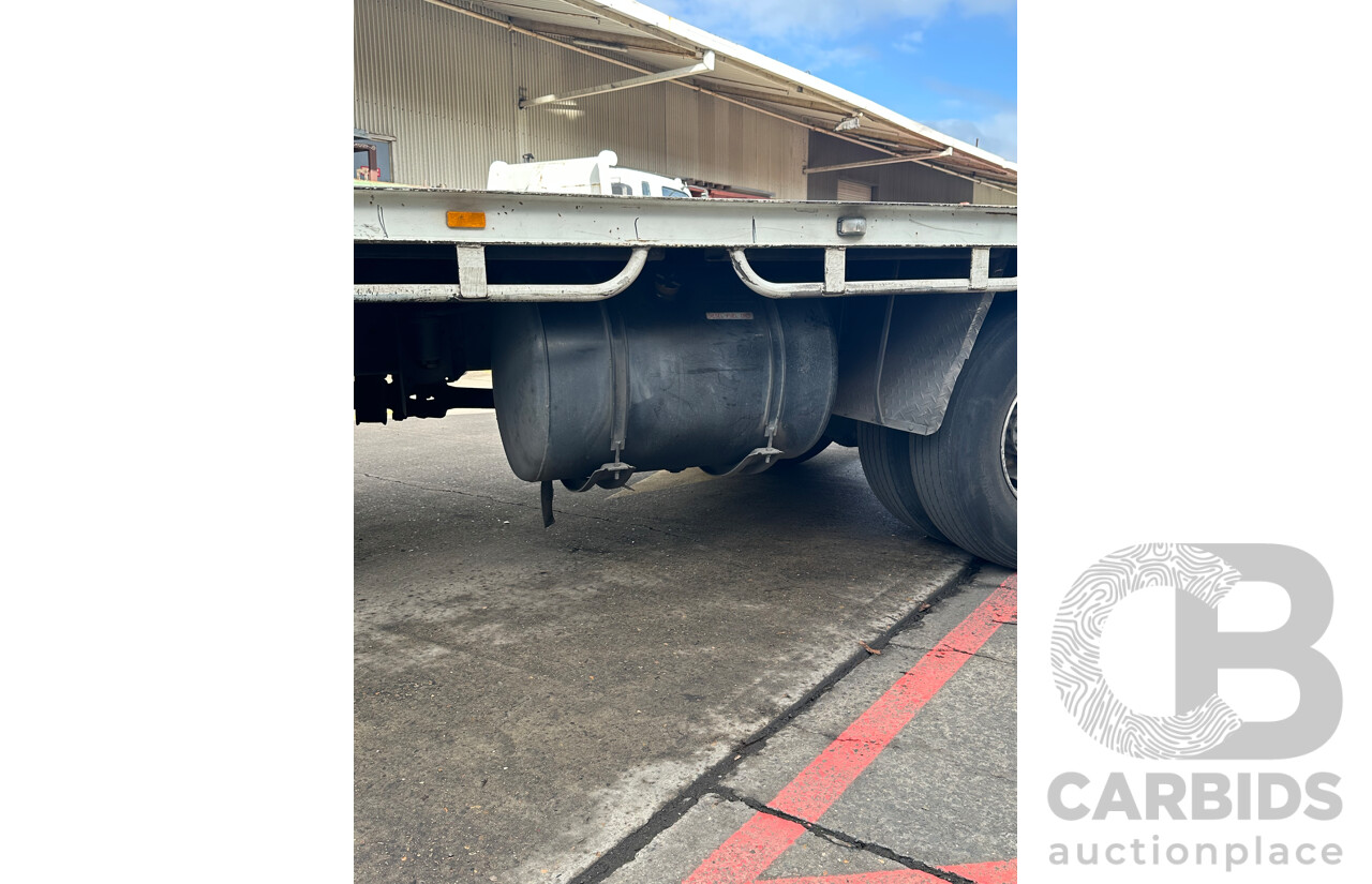 09/2004 Mitsubishi FK 600 Rigid Flat Bed Tray Truck