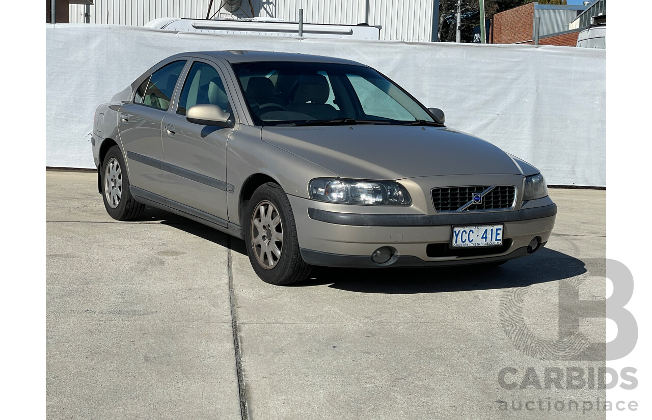 5/2002 Volvo S60 4d Sedan Gold 2.4L