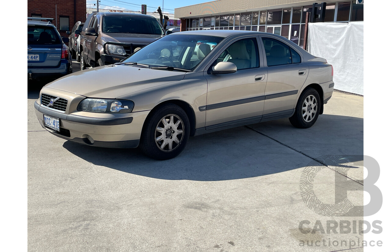 5/2002 Volvo S60 4d Sedan Gold 2.4L