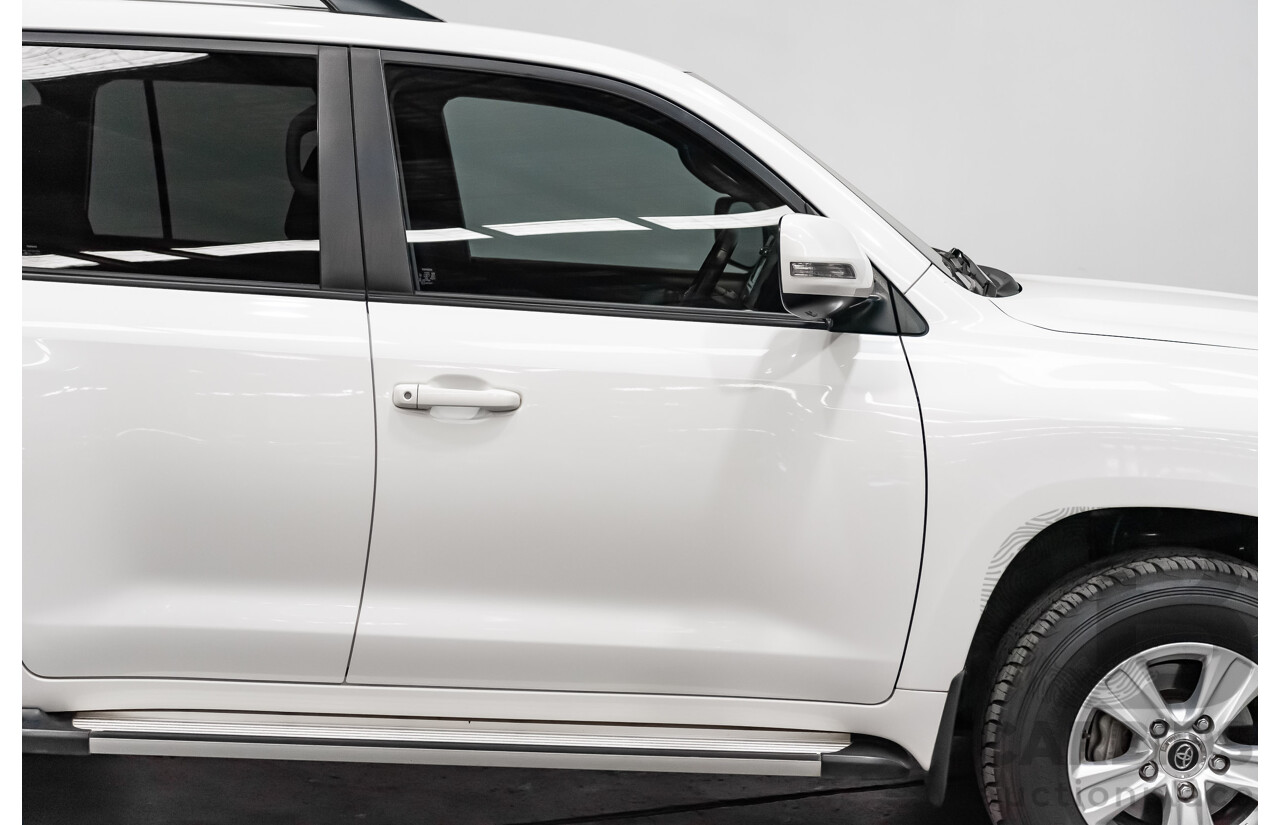 8/2018 Toyota Landcruiser GXL (4x4) VDJ200R MY19 4d Wagon White Turbo Diesel V8 4.5L - 8 Seater