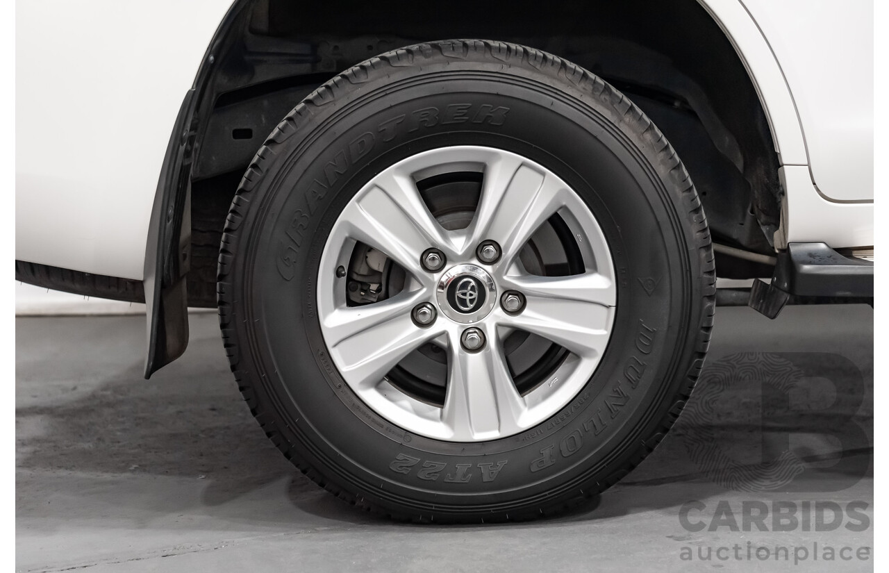 8/2018 Toyota Landcruiser GXL (4x4) VDJ200R MY19 4d Wagon White Turbo Diesel V8 4.5L - 8 Seater