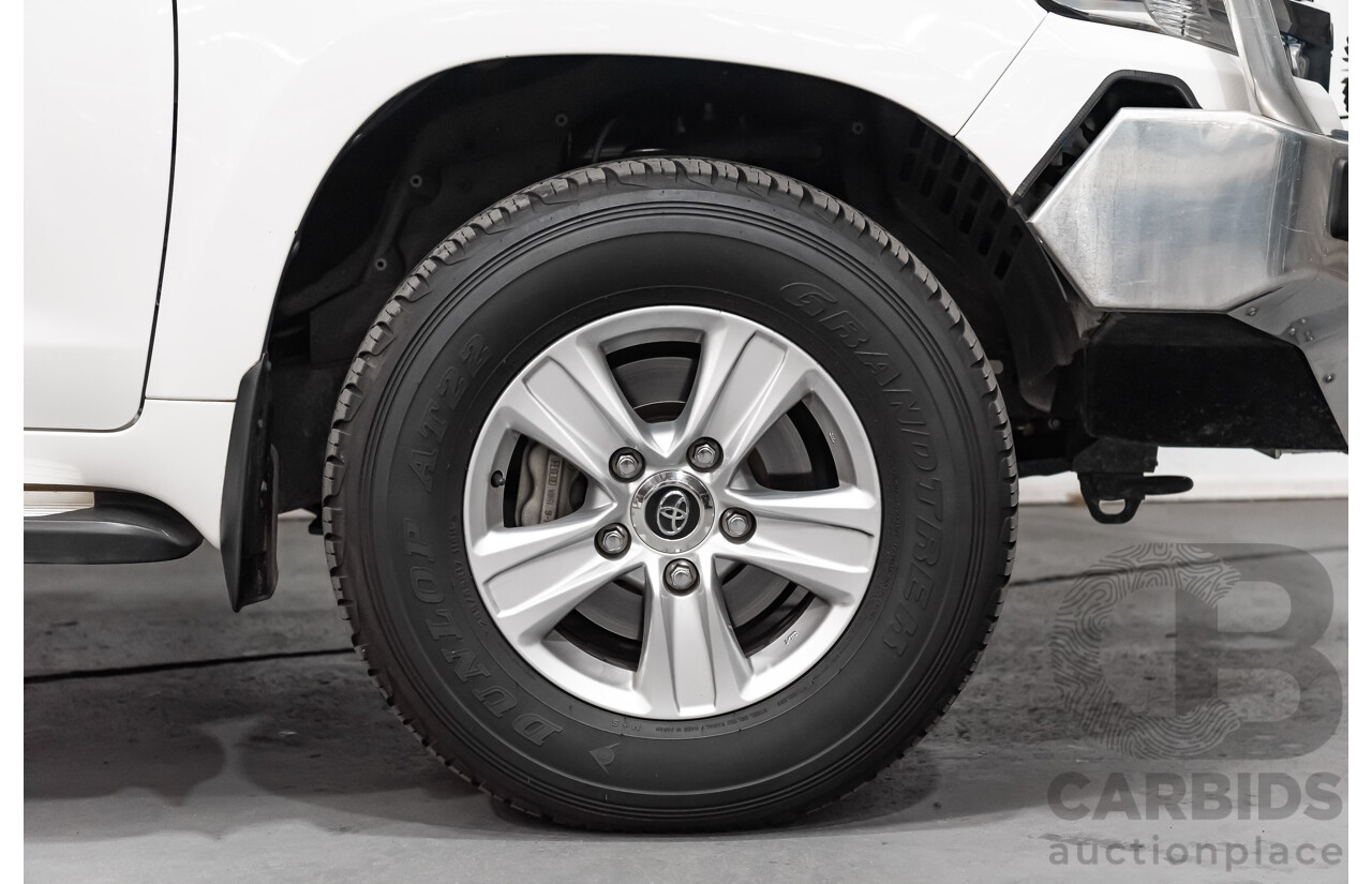 8/2018 Toyota Landcruiser GXL (4x4) VDJ200R MY19 4d Wagon White Turbo Diesel V8 4.5L - 8 Seater