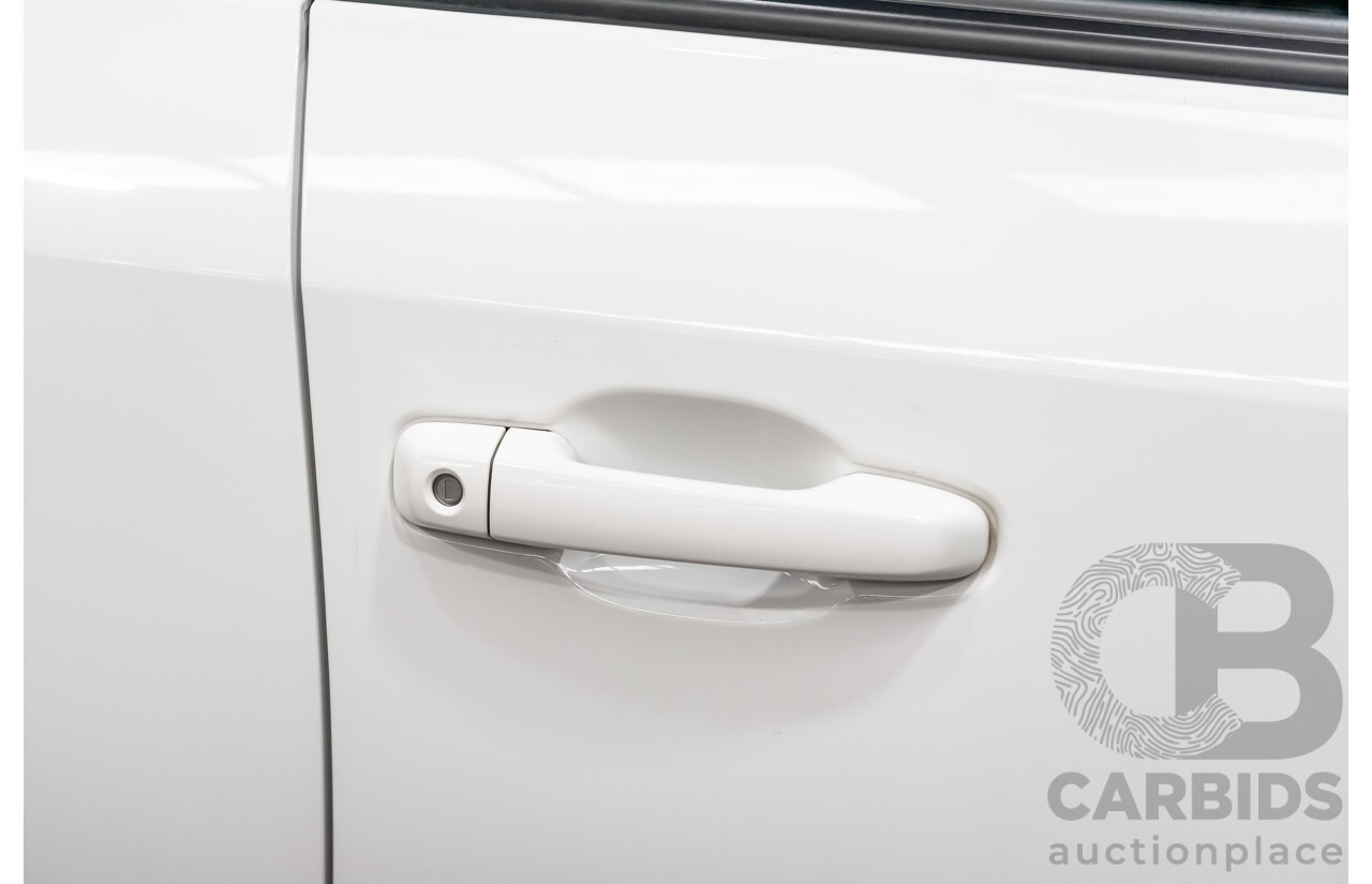 8/2018 Toyota Landcruiser GXL (4x4) VDJ200R MY19 4d Wagon White Turbo Diesel V8 4.5L - 8 Seater