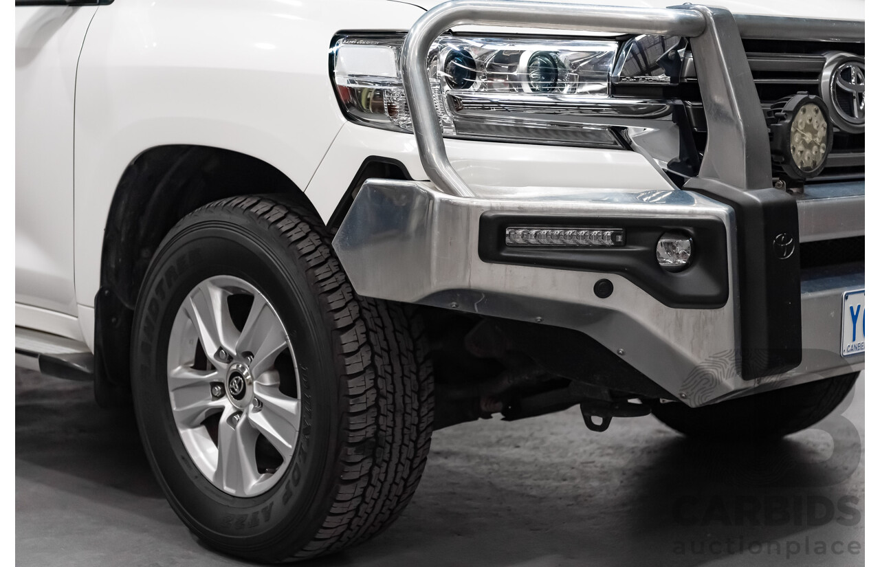 8/2018 Toyota Landcruiser GXL (4x4) VDJ200R MY19 4d Wagon White Turbo Diesel V8 4.5L - 8 Seater
