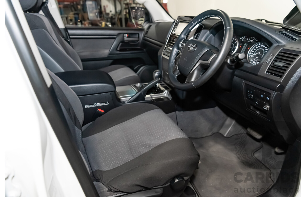 8/2018 Toyota Landcruiser GXL (4x4) VDJ200R MY19 4d Wagon White Turbo Diesel V8 4.5L - 8 Seater