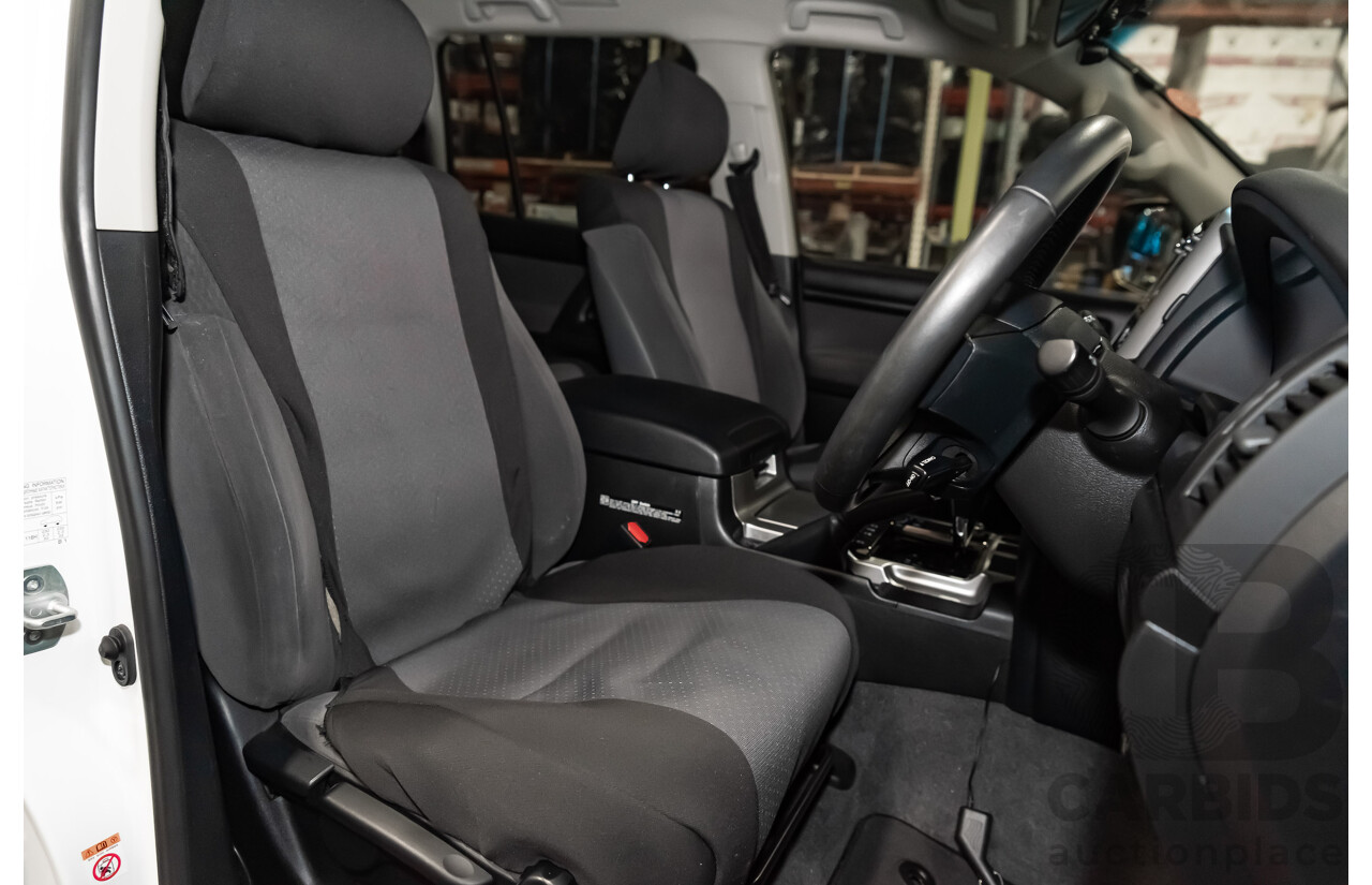 8/2018 Toyota Landcruiser GXL (4x4) VDJ200R MY19 4d Wagon White Turbo Diesel V8 4.5L - 8 Seater