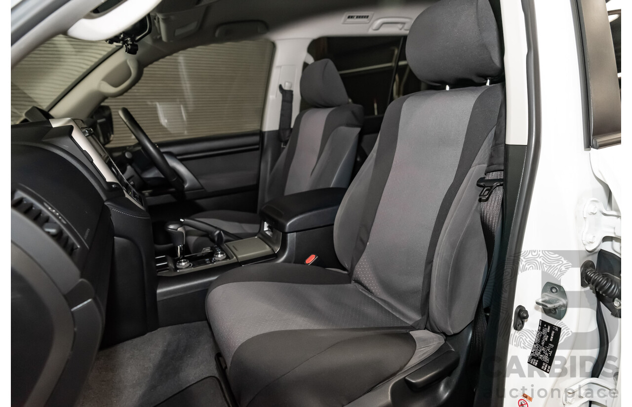 8/2018 Toyota Landcruiser GXL (4x4) VDJ200R MY19 4d Wagon White Turbo Diesel V8 4.5L - 8 Seater