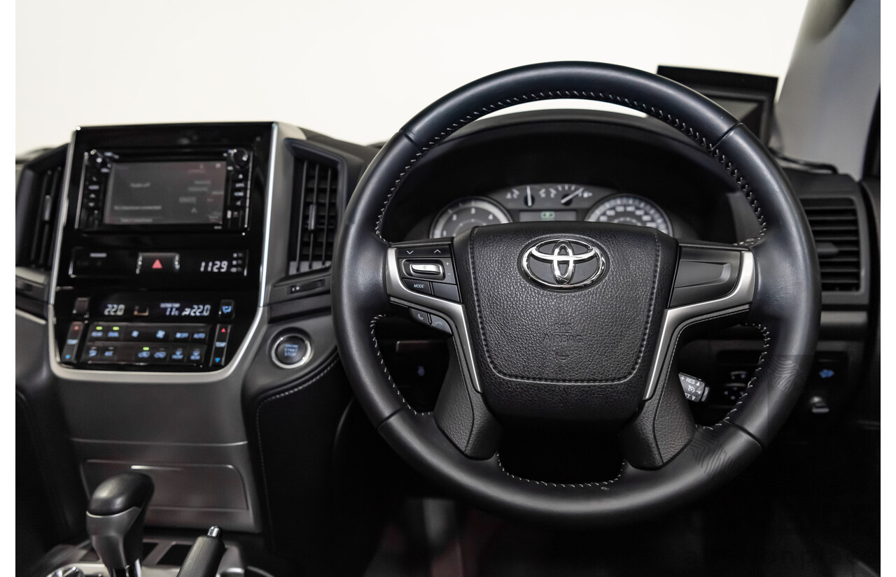 8/2018 Toyota Landcruiser GXL (4x4) VDJ200R MY19 4d Wagon White Turbo Diesel V8 4.5L - 8 Seater