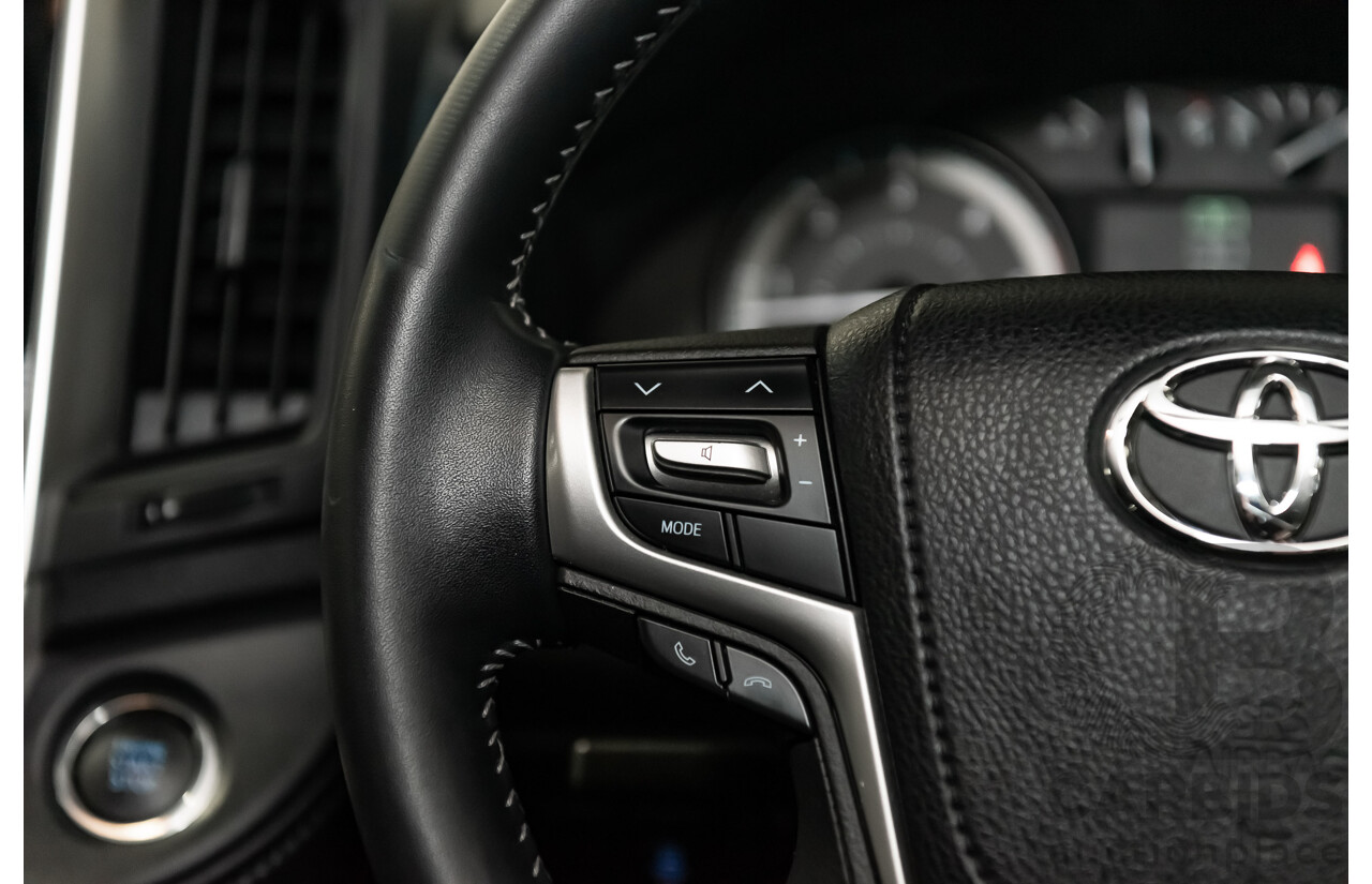 8/2018 Toyota Landcruiser GXL (4x4) VDJ200R MY19 4d Wagon White Turbo Diesel V8 4.5L - 8 Seater