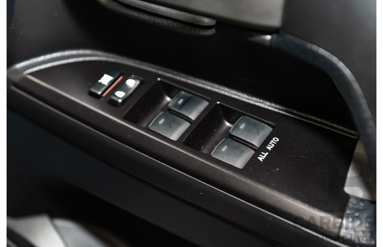 8/2018 Toyota Landcruiser GXL (4x4) VDJ200R MY19 4d Wagon White Turbo Diesel V8 4.5L - 8 Seater