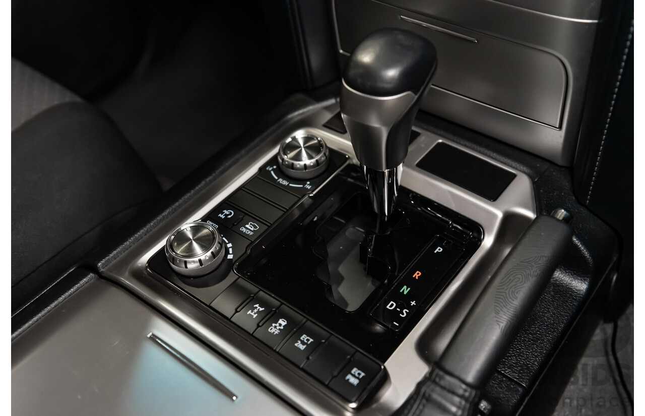 8/2018 Toyota Landcruiser GXL (4x4) VDJ200R MY19 4d Wagon White Turbo Diesel V8 4.5L - 8 Seater