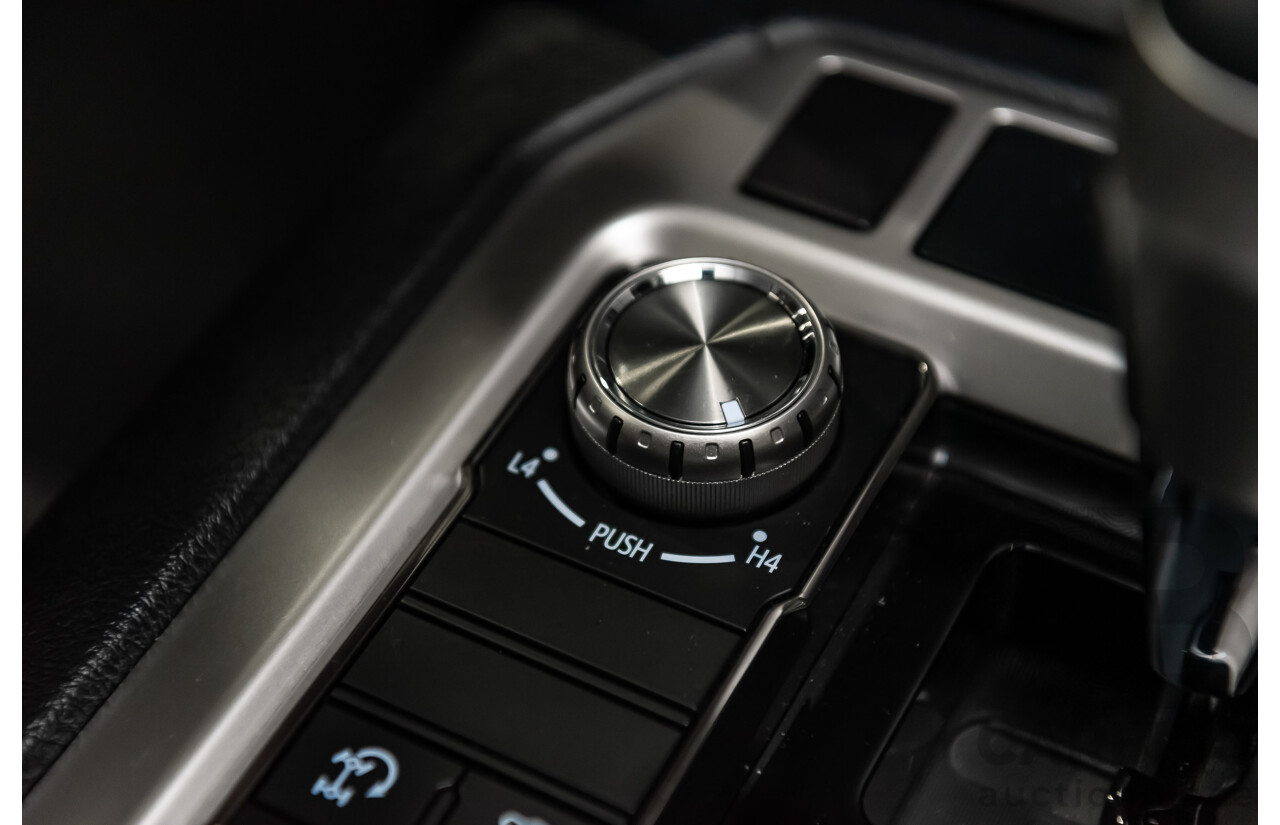 8/2018 Toyota Landcruiser GXL (4x4) VDJ200R MY19 4d Wagon White Turbo Diesel V8 4.5L - 8 Seater