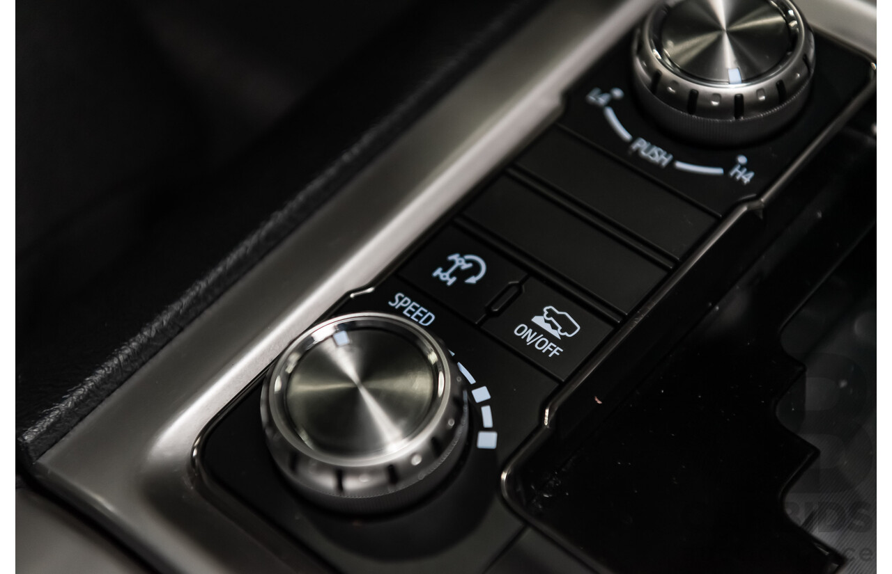 8/2018 Toyota Landcruiser GXL (4x4) VDJ200R MY19 4d Wagon White Turbo Diesel V8 4.5L - 8 Seater