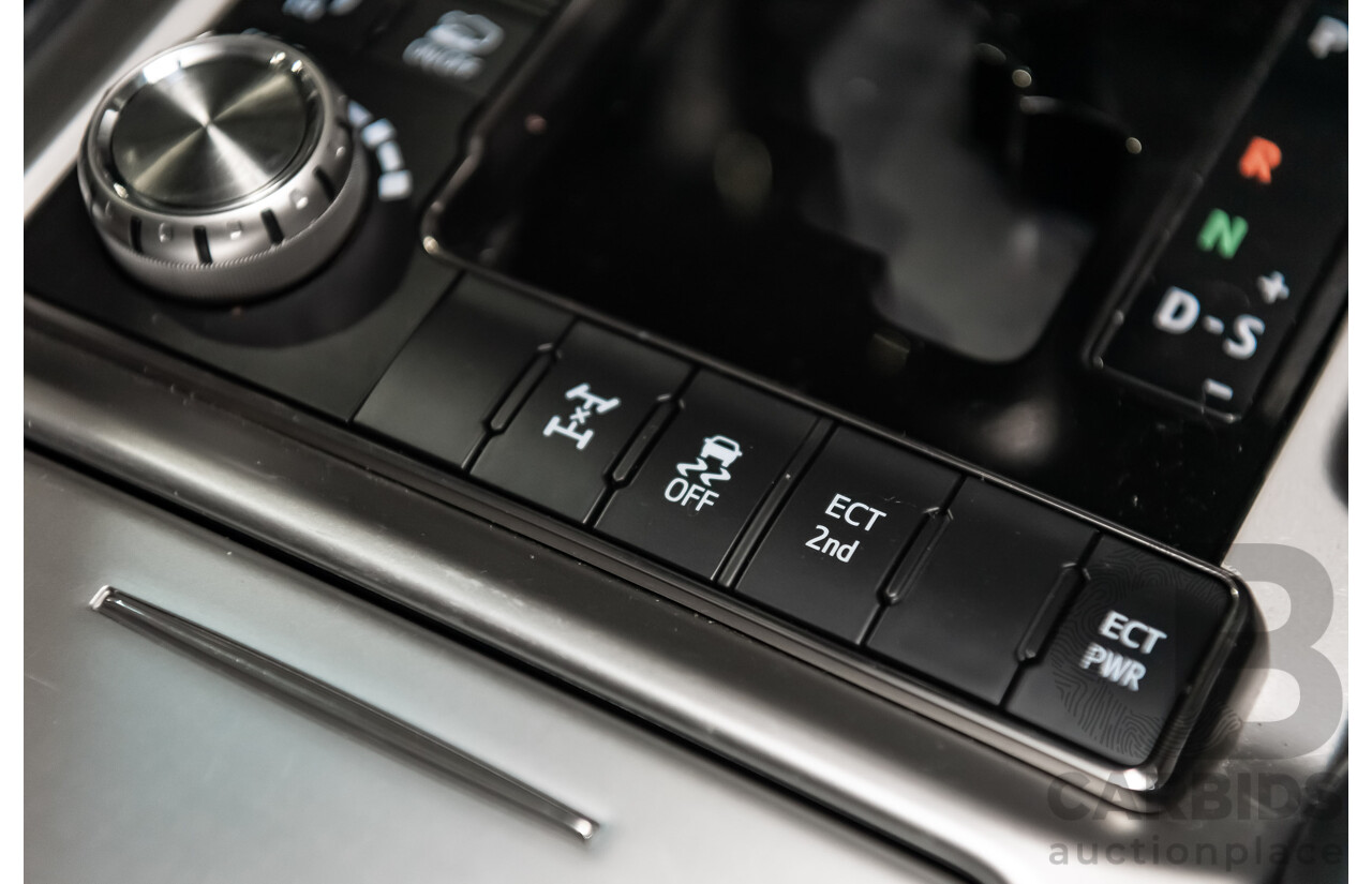 8/2018 Toyota Landcruiser GXL (4x4) VDJ200R MY19 4d Wagon White Turbo Diesel V8 4.5L - 8 Seater