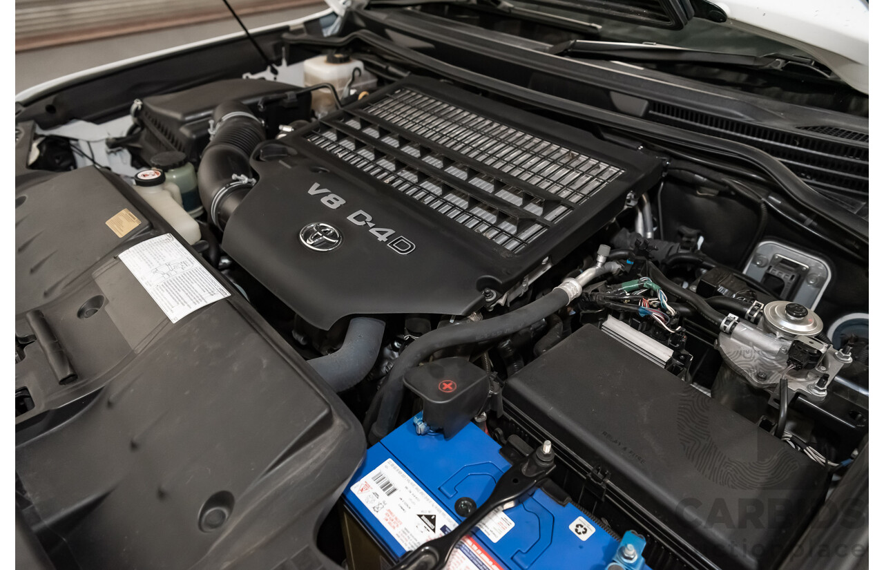 8/2018 Toyota Landcruiser GXL (4x4) VDJ200R MY19 4d Wagon White Turbo Diesel V8 4.5L - 8 Seater