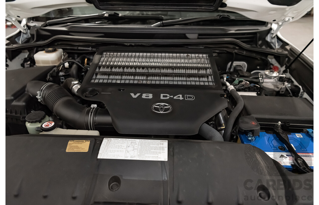 8/2018 Toyota Landcruiser GXL (4x4) VDJ200R MY19 4d Wagon White Turbo Diesel V8 4.5L - 8 Seater