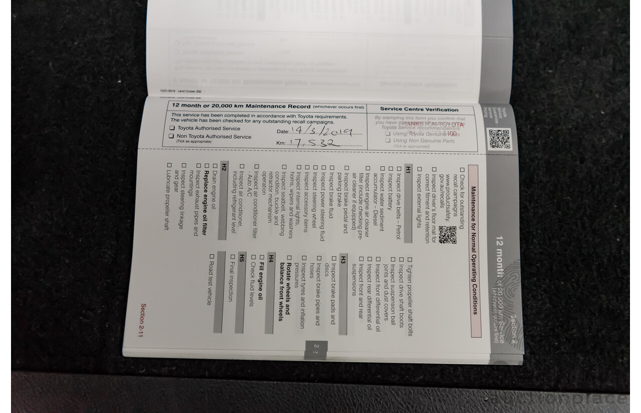 8/2018 Toyota Landcruiser GXL (4x4) VDJ200R MY19 4d Wagon White Turbo Diesel V8 4.5L - 8 Seater