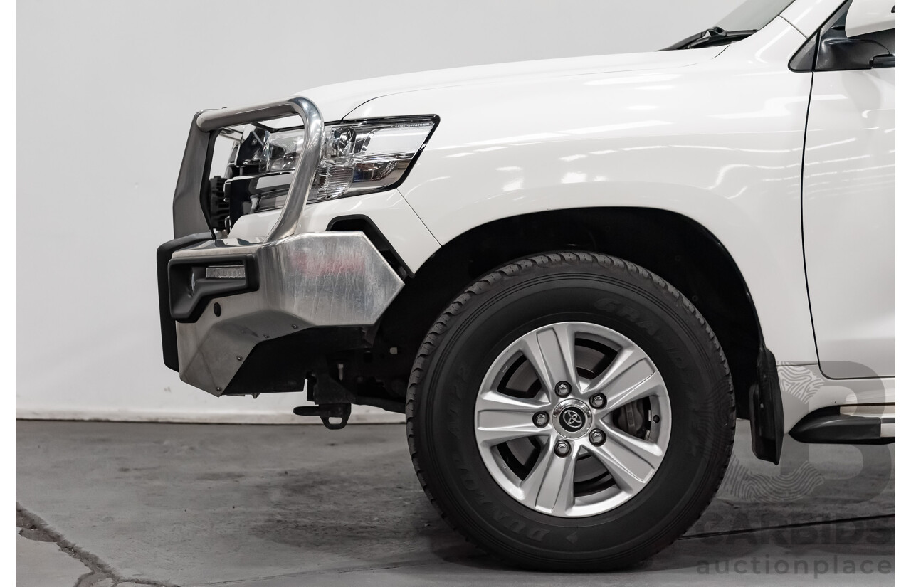 8/2018 Toyota Landcruiser GXL (4x4) VDJ200R MY19 4d Wagon White Turbo Diesel V8 4.5L - 8 Seater