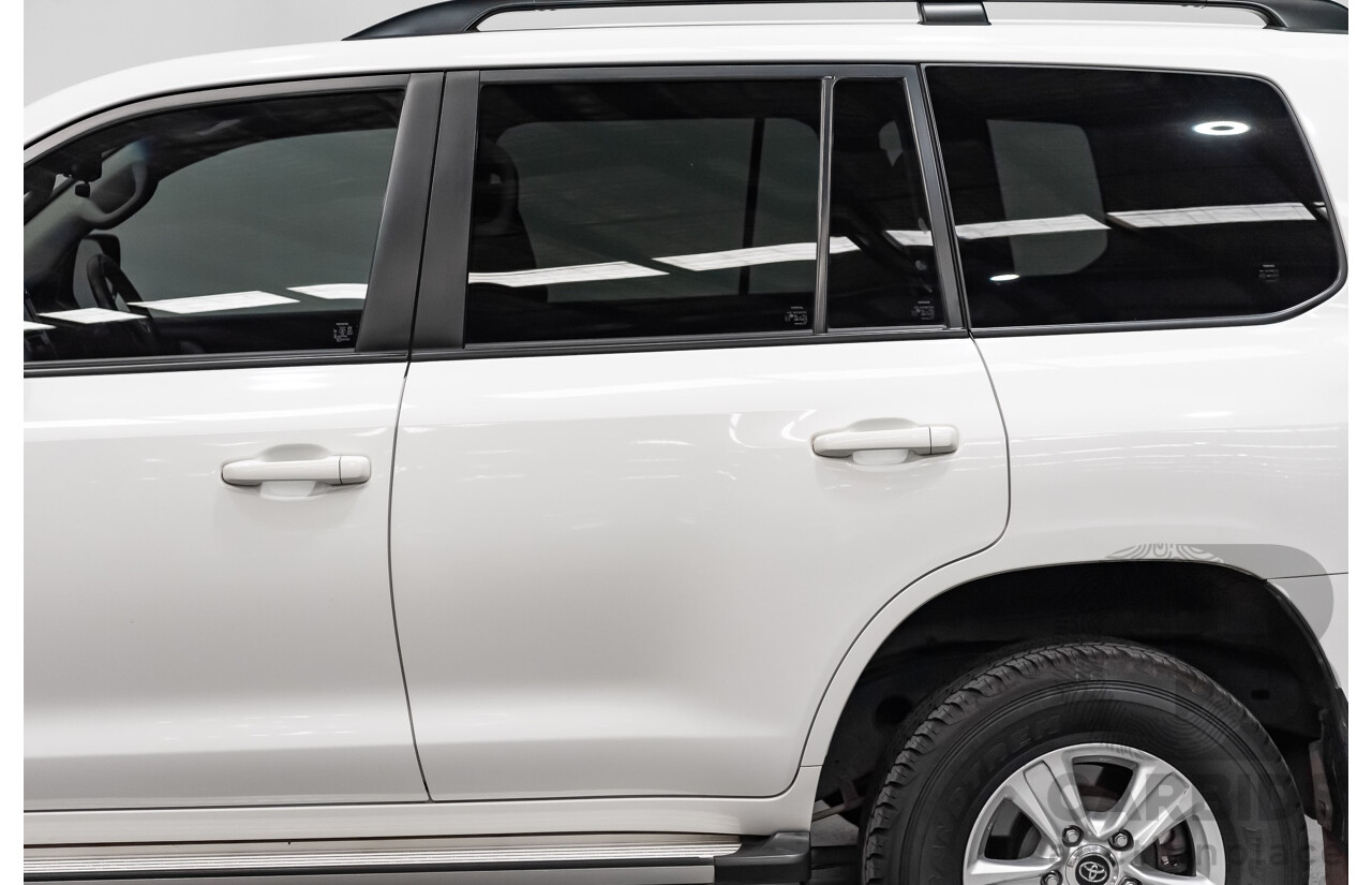 8/2018 Toyota Landcruiser GXL (4x4) VDJ200R MY19 4d Wagon White Turbo Diesel V8 4.5L - 8 Seater