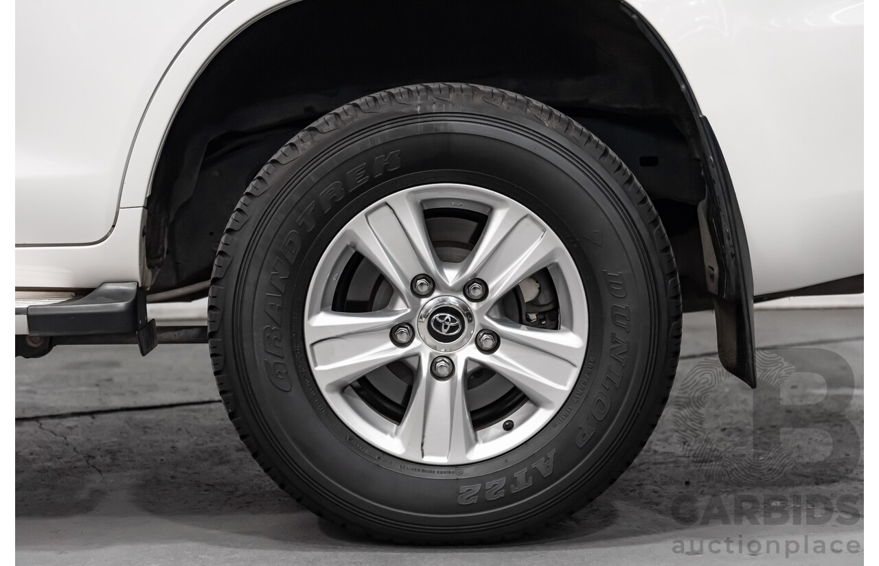8/2018 Toyota Landcruiser GXL (4x4) VDJ200R MY19 4d Wagon White Turbo Diesel V8 4.5L - 8 Seater