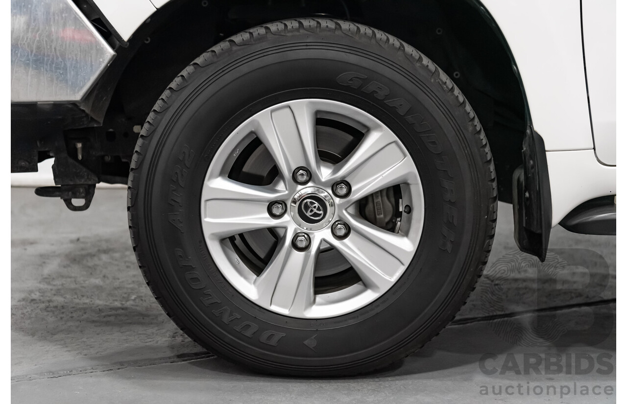 8/2018 Toyota Landcruiser GXL (4x4) VDJ200R MY19 4d Wagon White Turbo Diesel V8 4.5L - 8 Seater