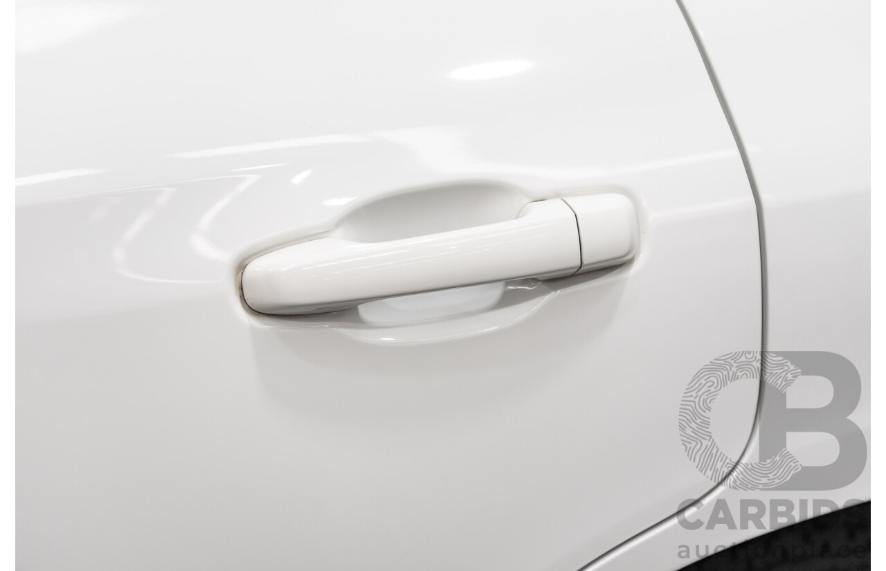 8/2018 Toyota Landcruiser GXL (4x4) VDJ200R MY19 4d Wagon White Turbo Diesel V8 4.5L - 8 Seater