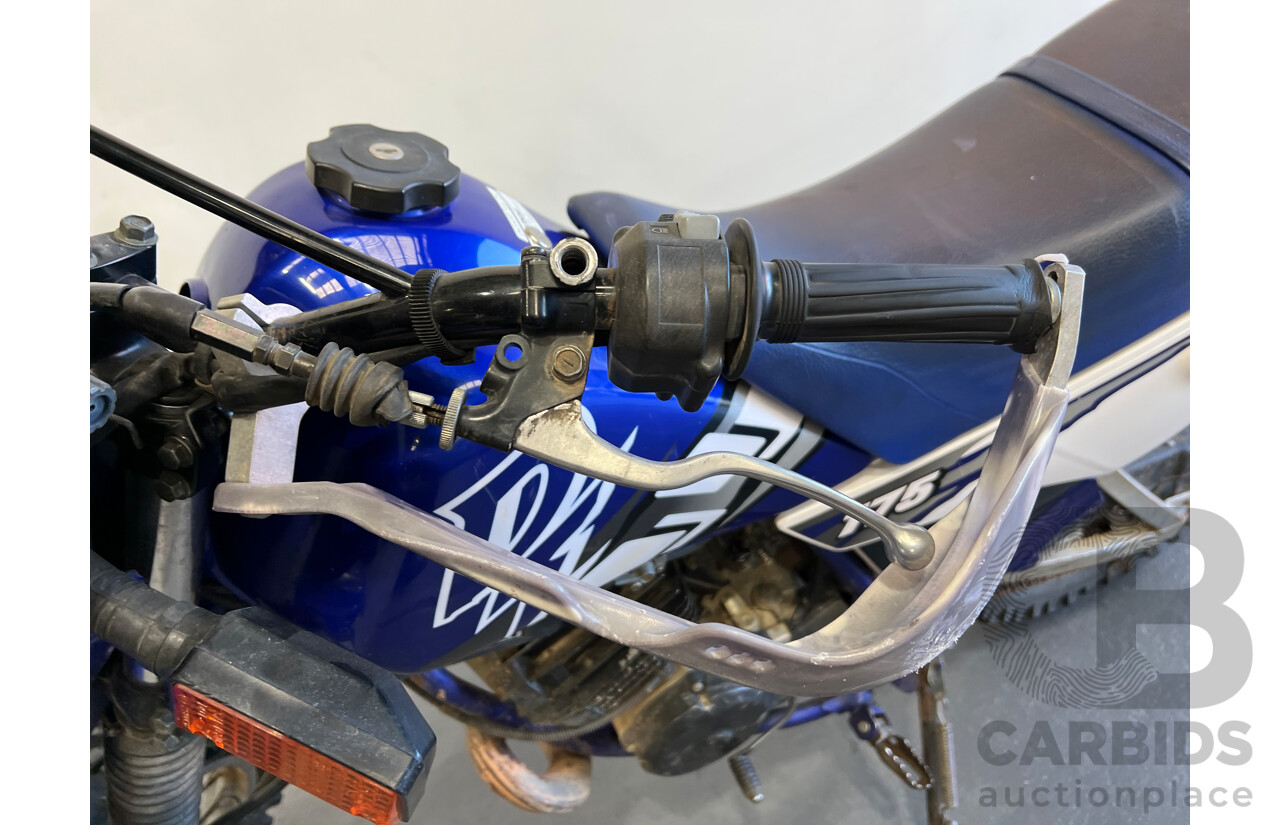 8/2001 Yamaha DT 175cc 2 Stroke Motorcycle