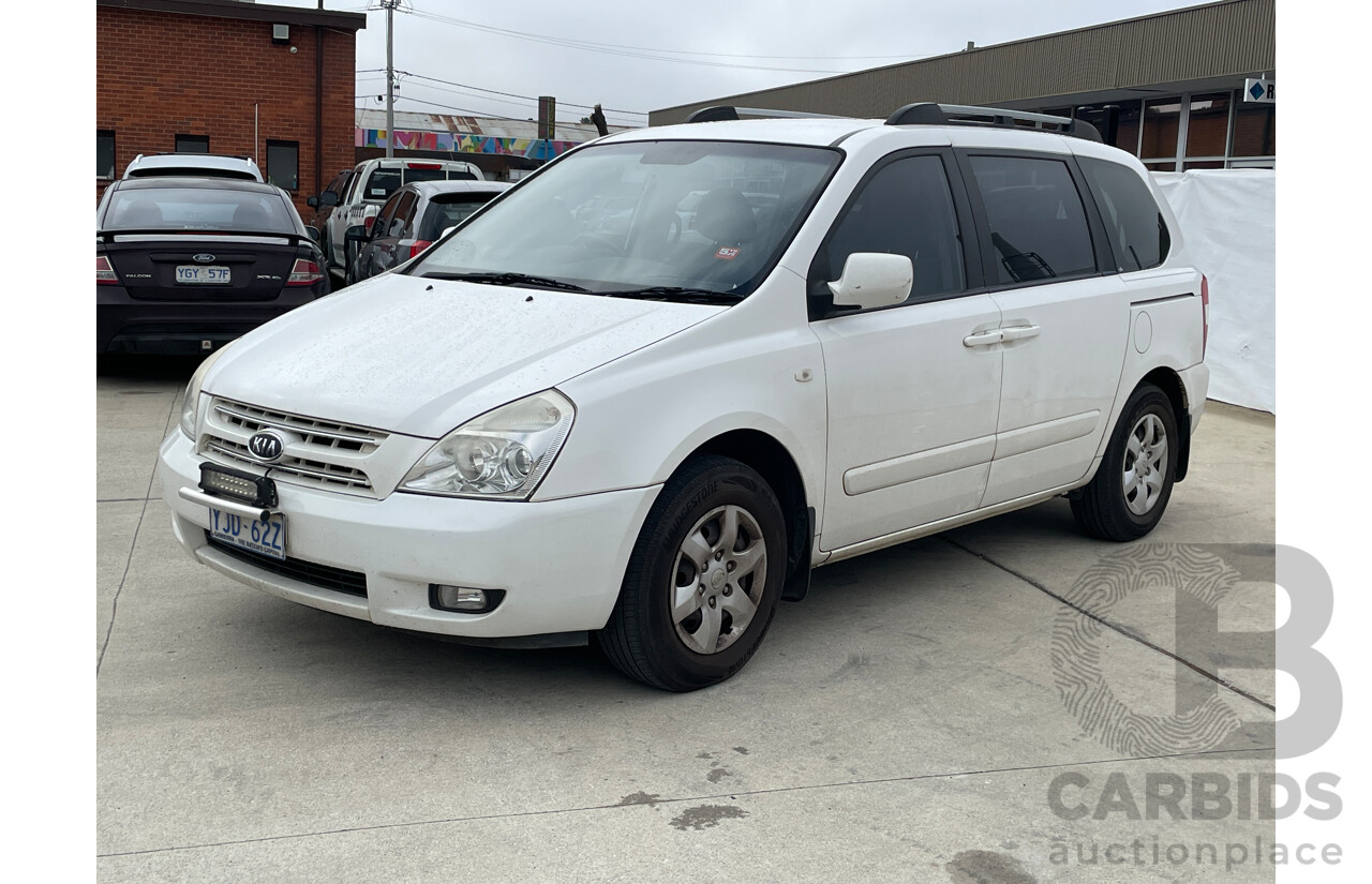 5/2008 Kia Carnival EX VQ 4d Wagon White 2.7L