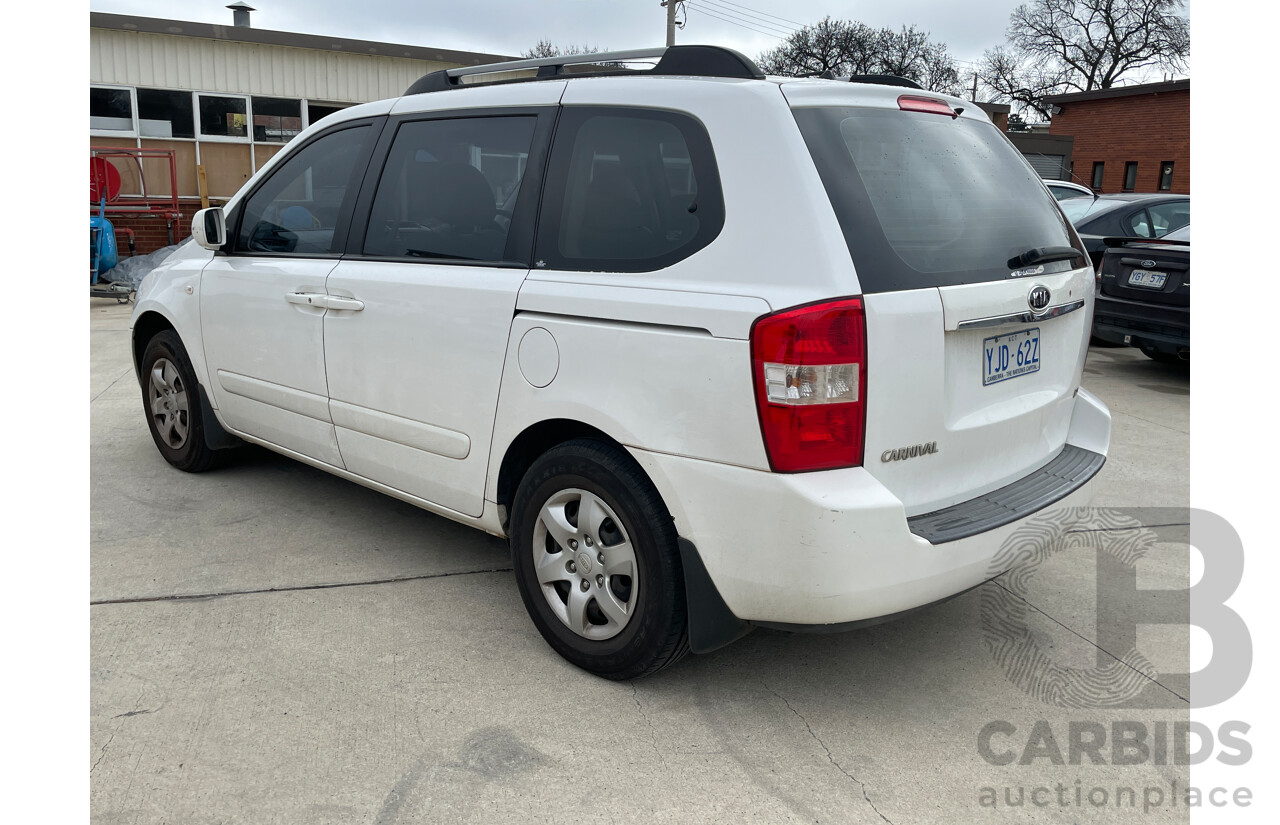 5/2008 Kia Carnival EX VQ 4d Wagon White 2.7L