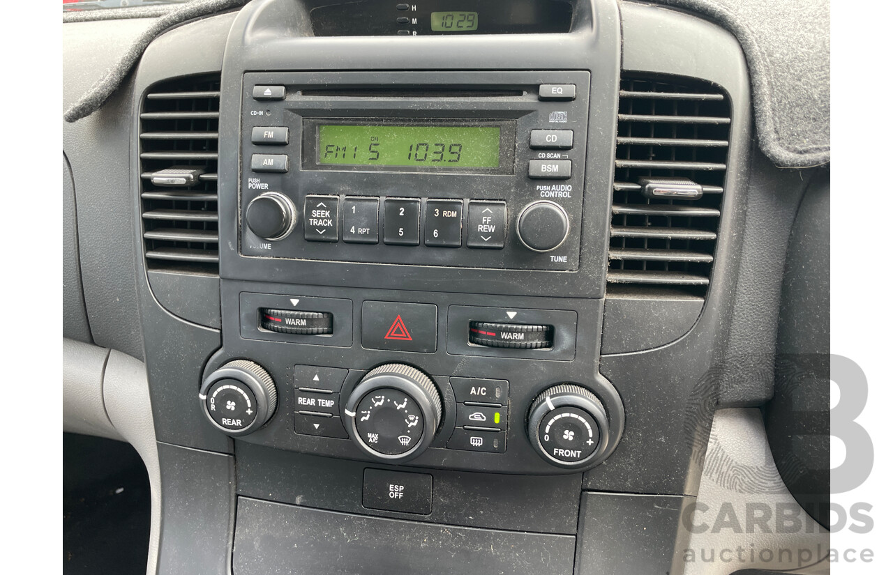 5/2008 Kia Carnival EX VQ 4d Wagon White 2.7L