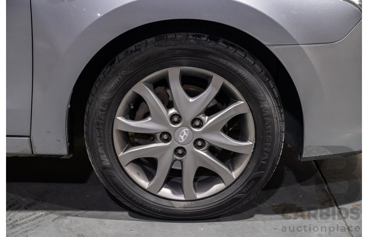 8/2011 Hyundai i30 cw SLX 1.6 CRDi FD MY11 4d Wagon Metallic Grey Turbo Diesel 1.6L