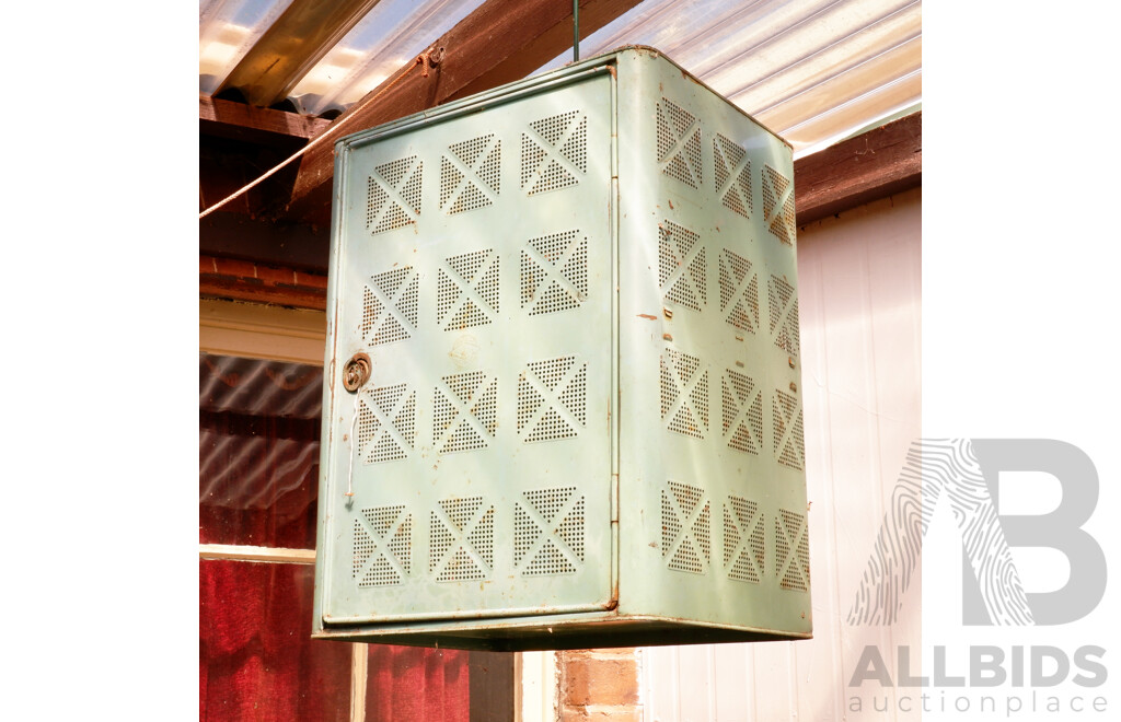 Vintage Australian Willow Meat Safe