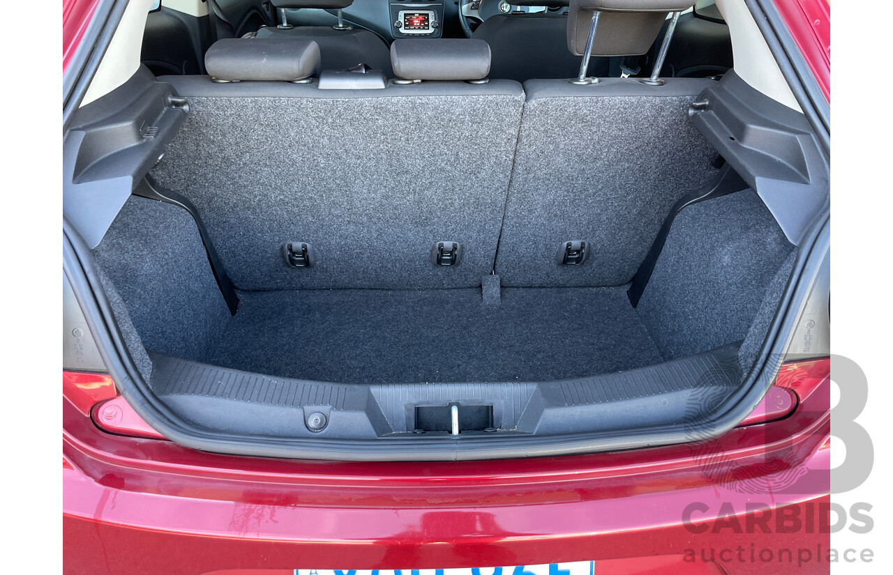 1/2014 Alfa Romeo Mito  3d Hatchback Red .9L