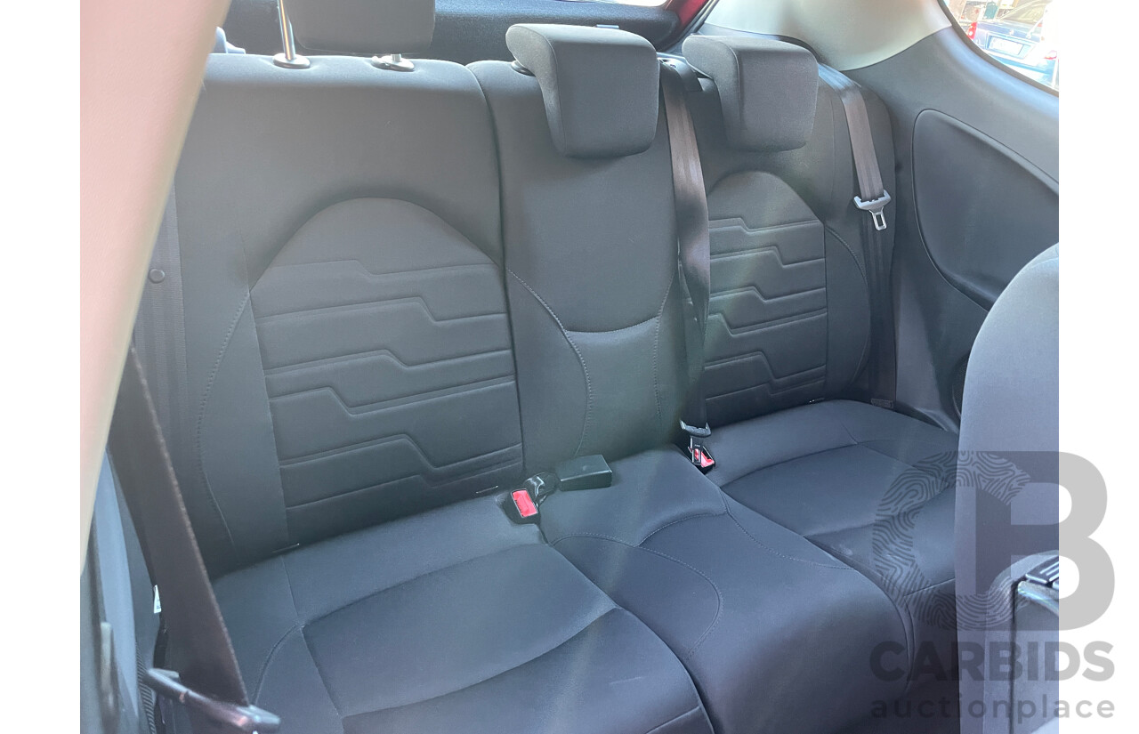 1/2014 Alfa Romeo Mito  3d Hatchback Red .9L