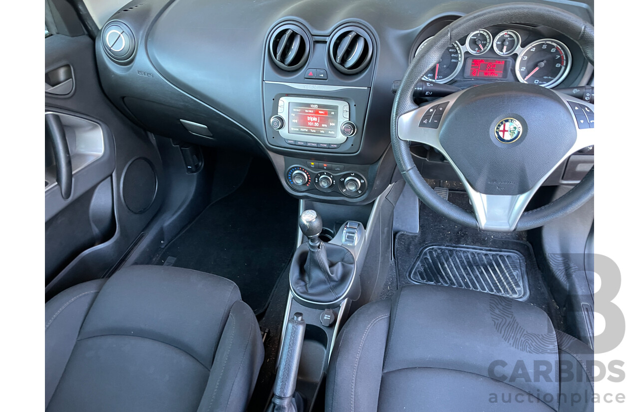 1/2014 Alfa Romeo Mito  3d Hatchback Red .9L