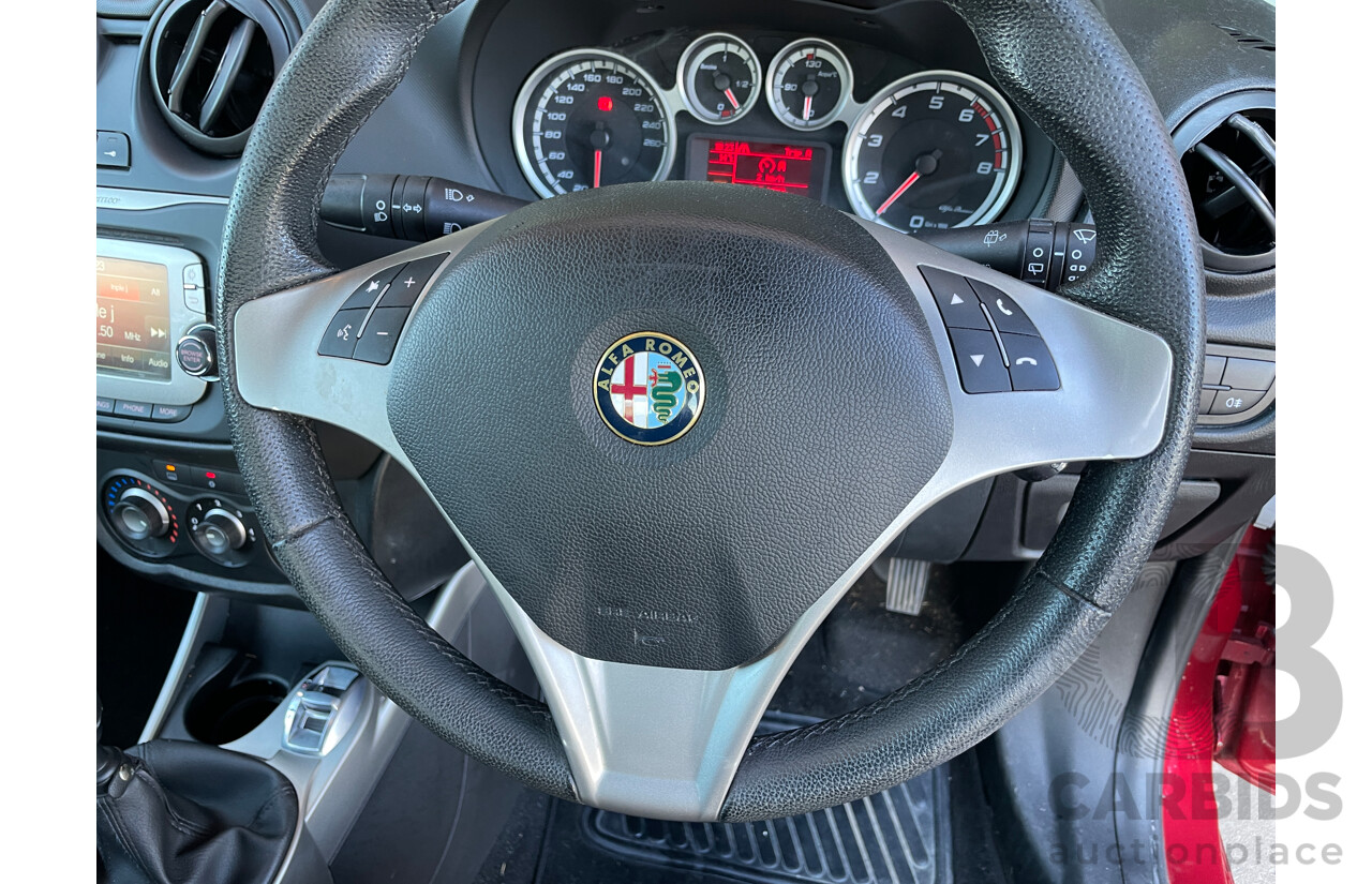 1/2014 Alfa Romeo Mito  3d Hatchback Red .9L