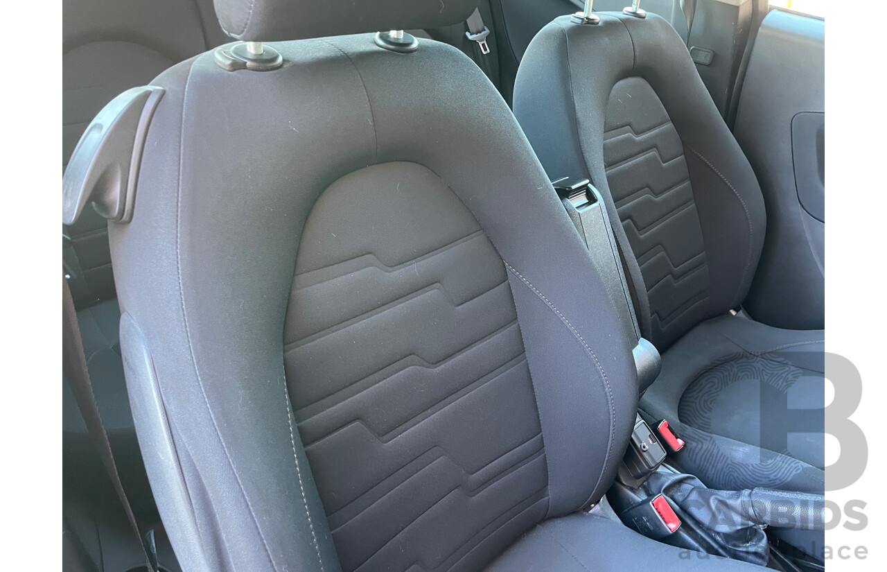 1/2014 Alfa Romeo Mito  3d Hatchback Red .9L