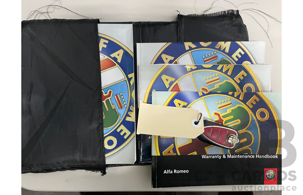 1/2014 Alfa Romeo Mito  3d Hatchback Red .9L