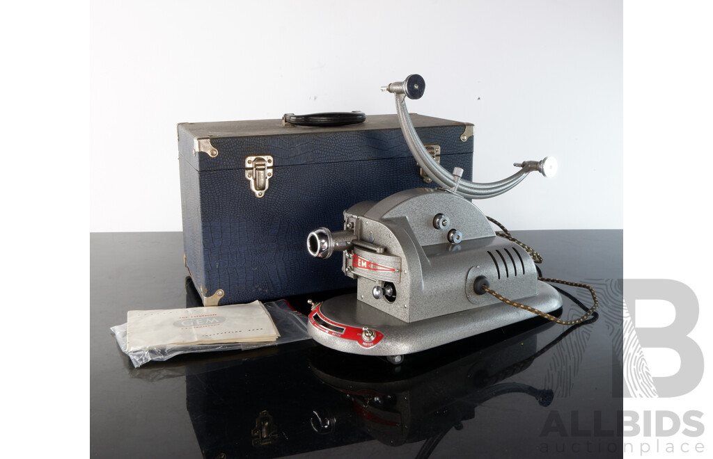 Vintage Pathescope Gem 9.5mm Projector, - Lot 1489060 | ALLBIDS