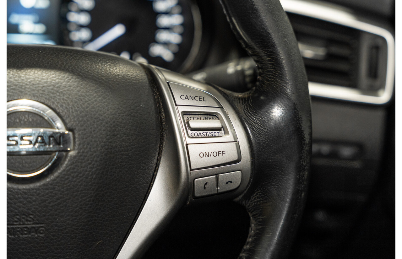 11/2014 Nissan X-Trail ST-L (fwd) T32 4d Wagon White 2.5L - 7 Seater