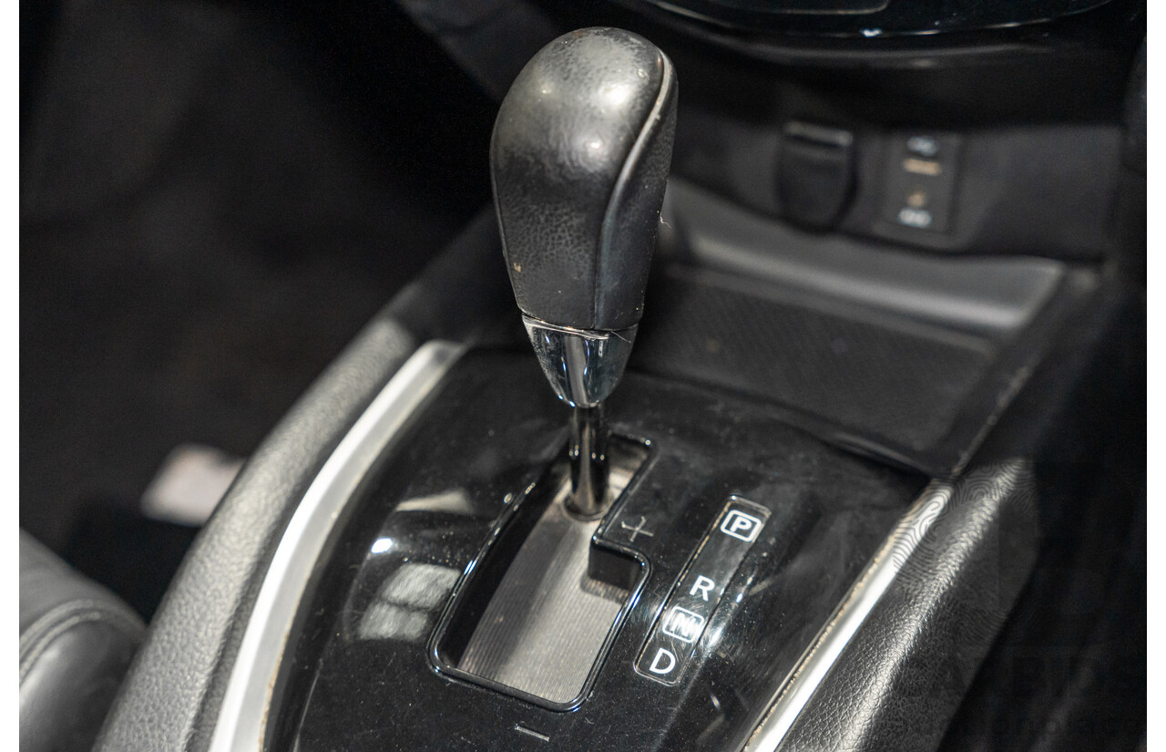 11/2014 Nissan X-Trail ST-L (fwd) T32 4d Wagon White 2.5L - 7 Seater