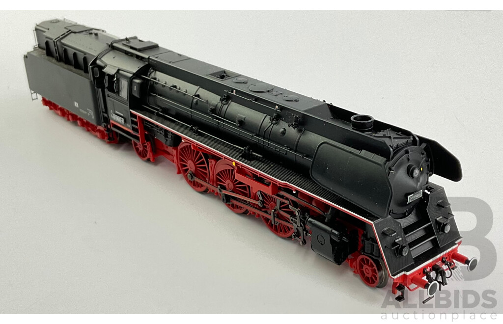 Marklin HO Scale German Steam Locomotive 01 0505-6 Model 39206