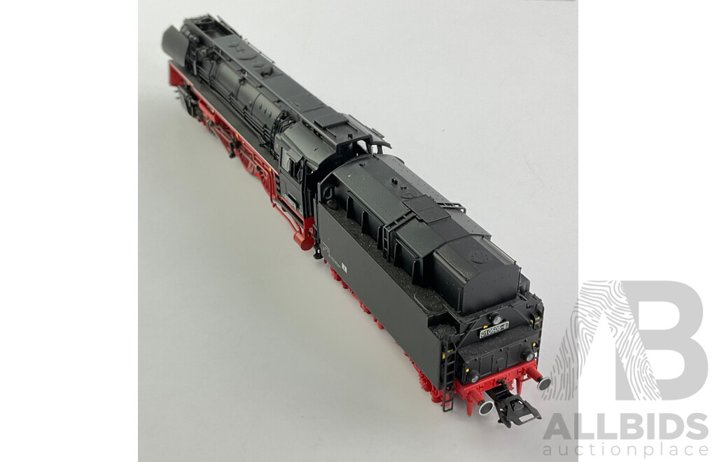 Marklin HO Scale German Steam Locomotive 01 0505-6 Model 39206
