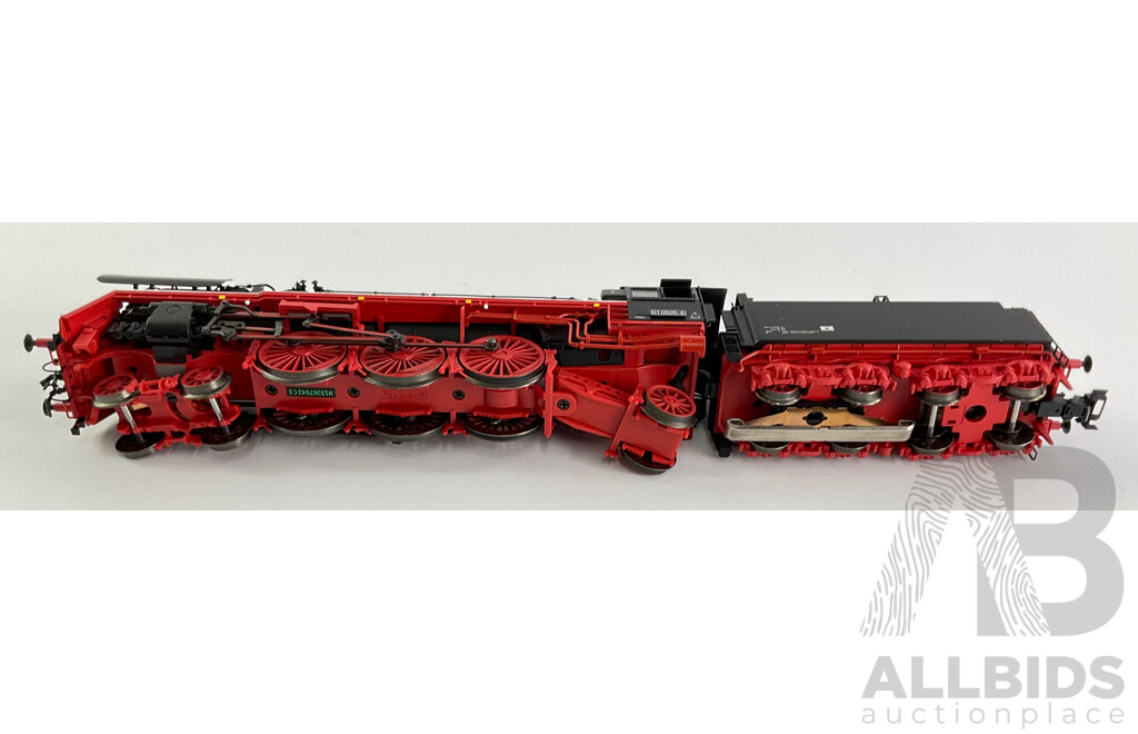 Marklin HO Scale German Steam Locomotive 01 0505-6 Model 39206