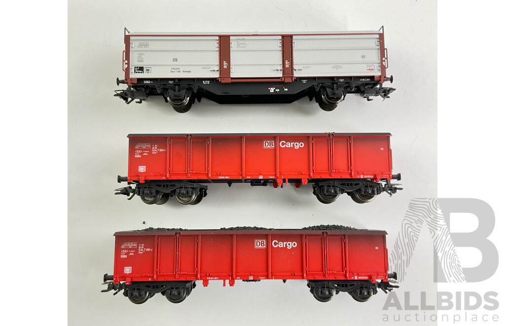Marklin HO Scale DB Cargo Coal Wagons and Sliding Door Wagon