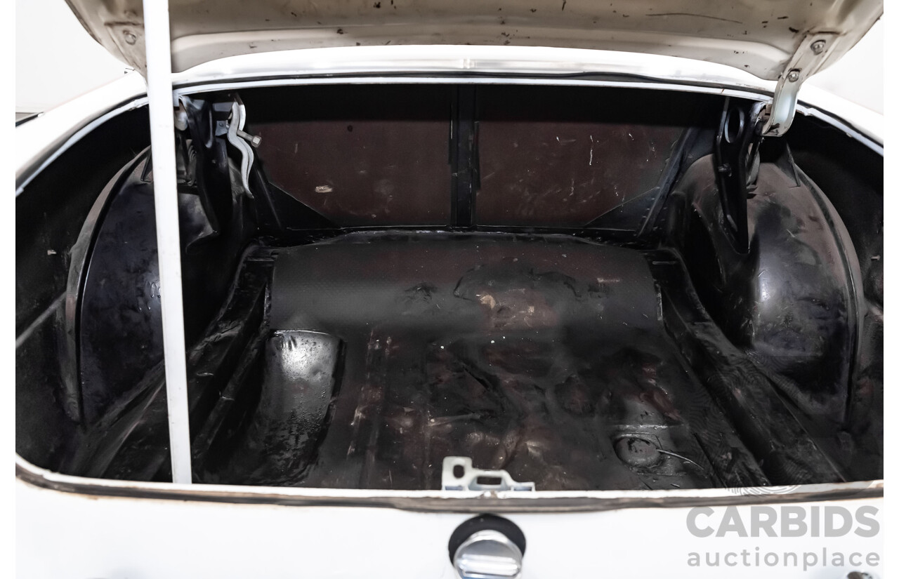 1/1958 Holden FC Special 4d Sedan India Ivory / Red 202ci