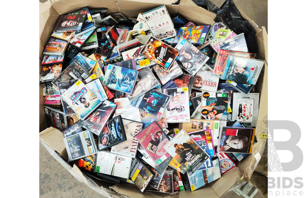 Huge Lot of ~1000 DVDs and Video Games Including Lord of the Rings, Harry Potter, Bourne Legacy and Many More