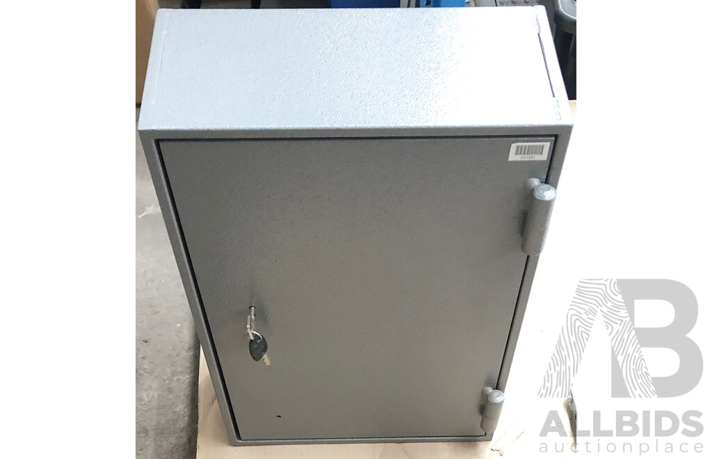 Reinforced Steel Safe Box w/ Key