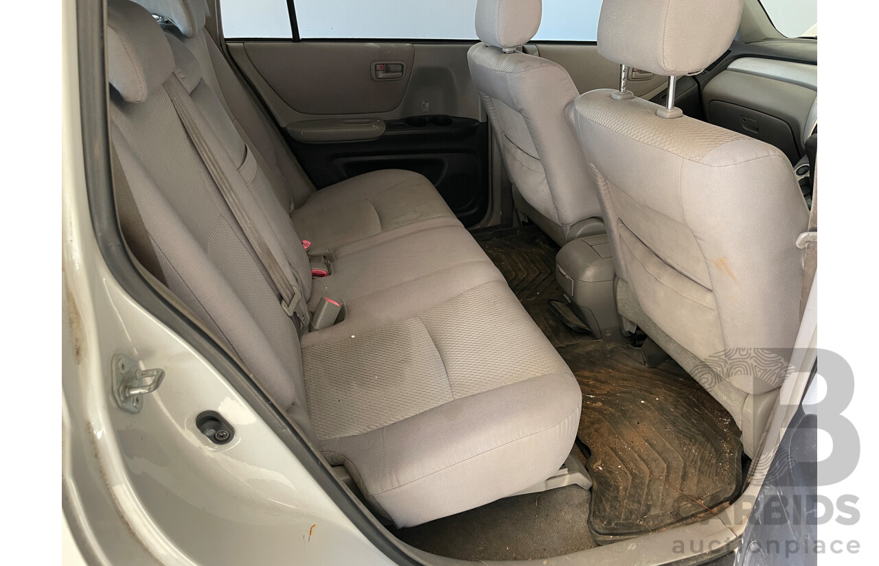 1/2005 Toyota Kluger CV (4x4) MCU28R 4d Wagon White 3.3L